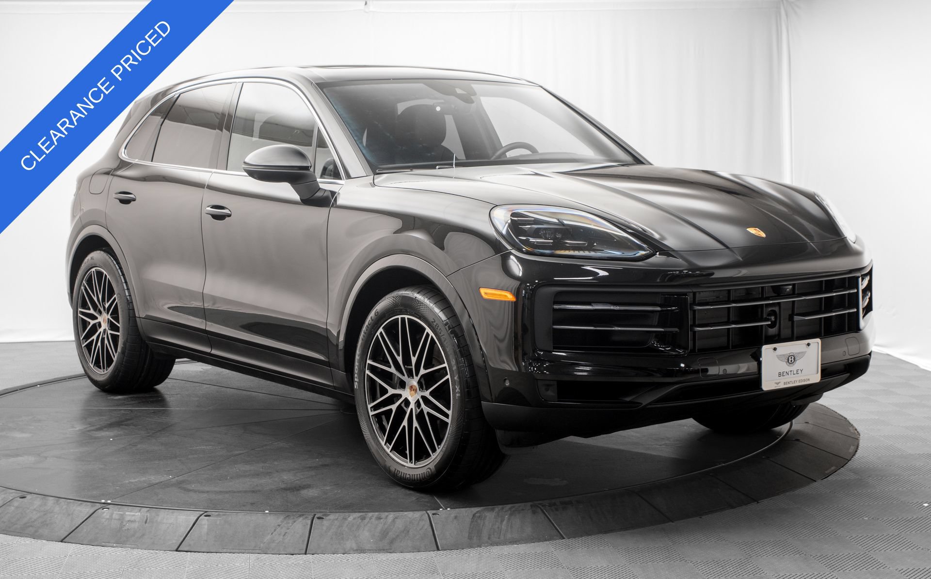 Used 2025 Porsche Cayenne AWD/4WD image 9