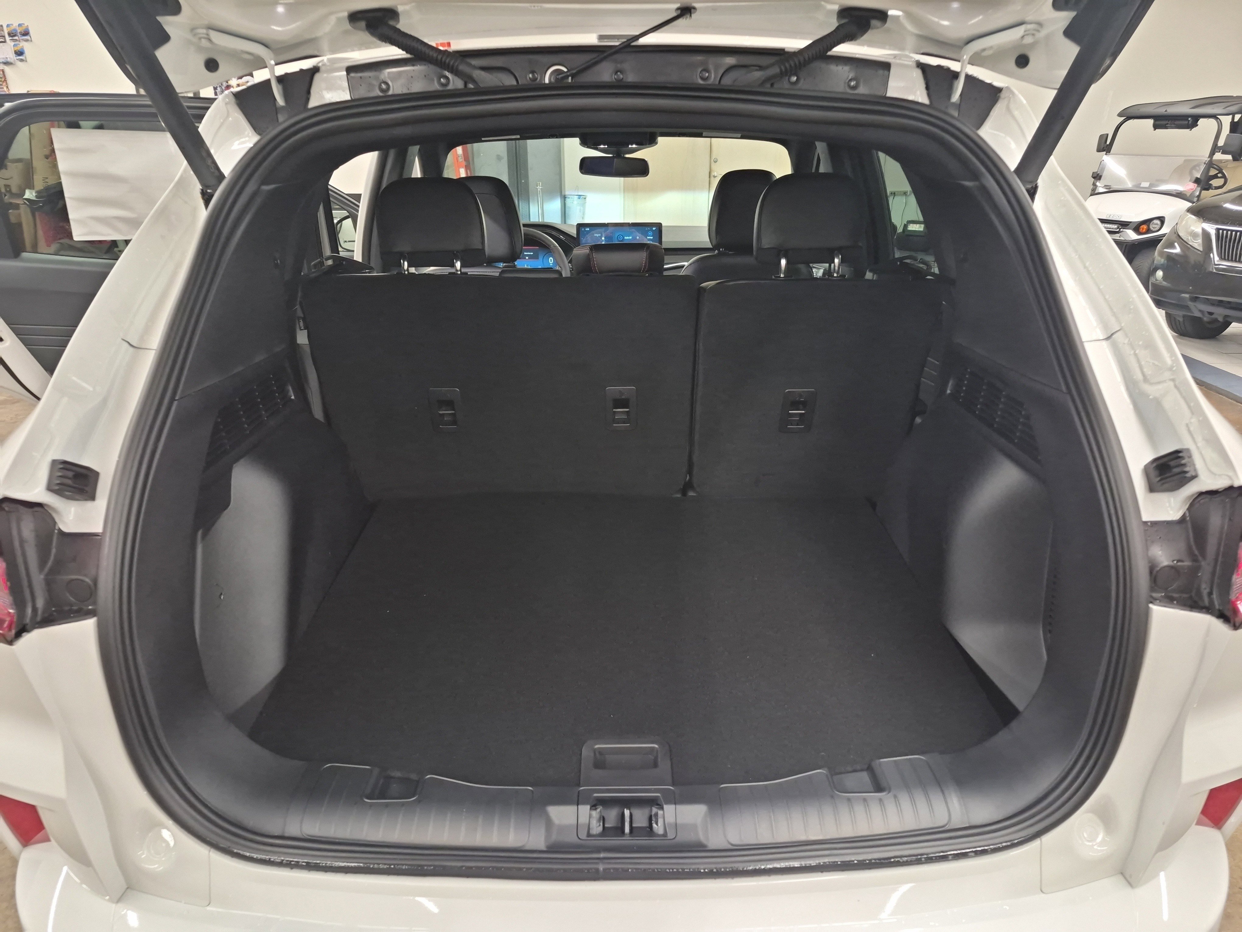 New 2026 Ford Escape ST-Line Elite image 18