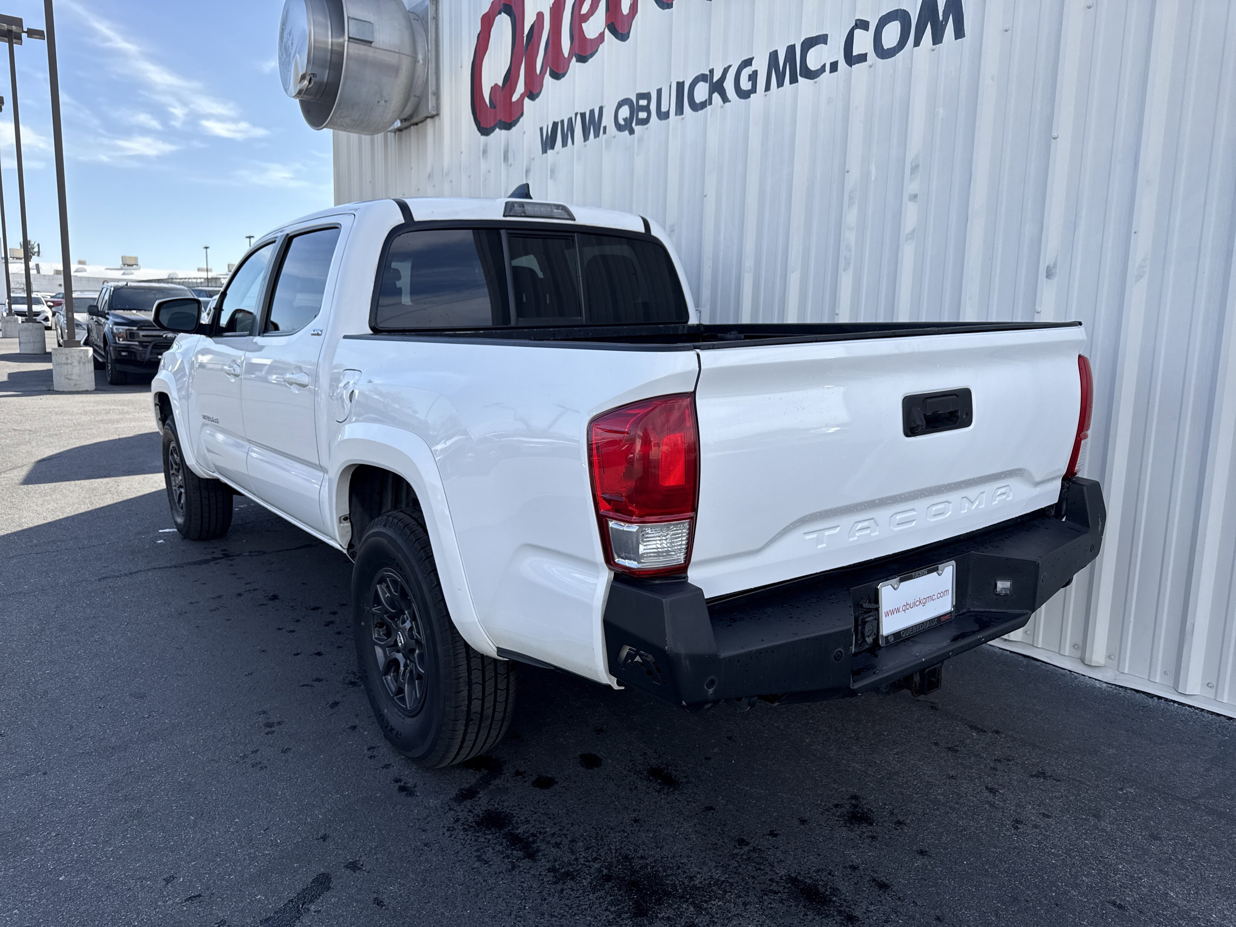 Used 2017 Toyota Tacoma SR5 w/ Tow Package image 9