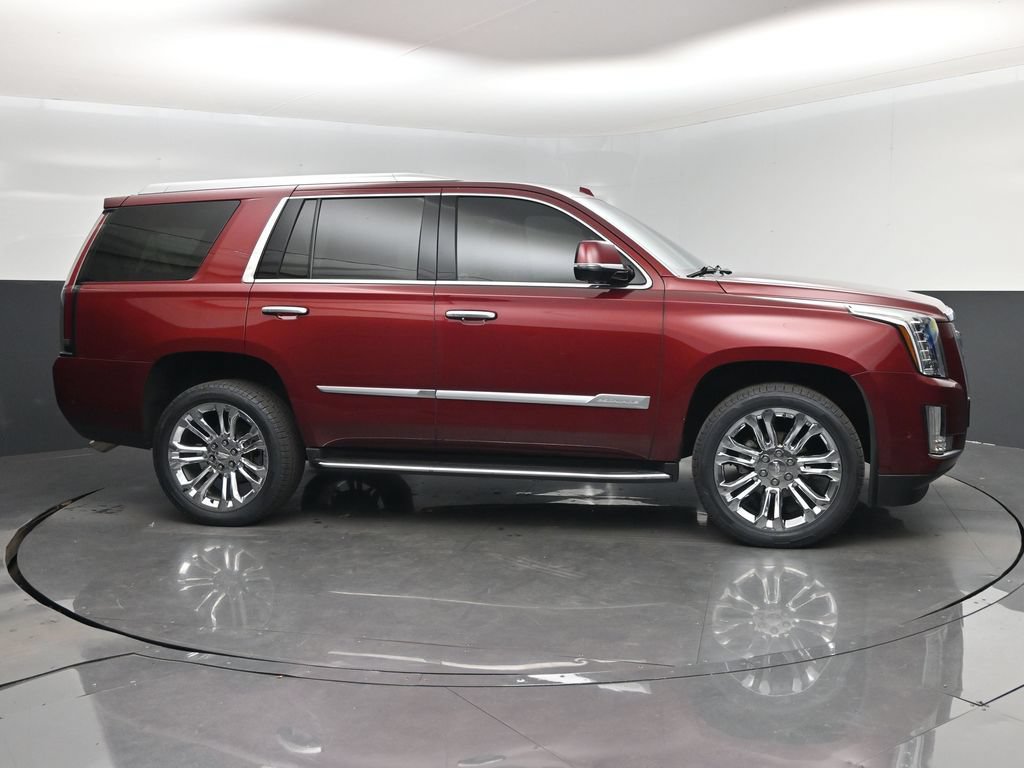 Used 2019 Cadillac Escalade Luxury w/ LPO, Radiant Package AWD/4WD image 2