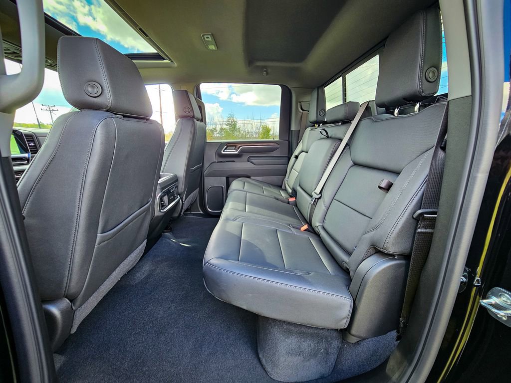 New 2026 GMC Sierra 2500 SLT w/ SLT Premium Package image 32