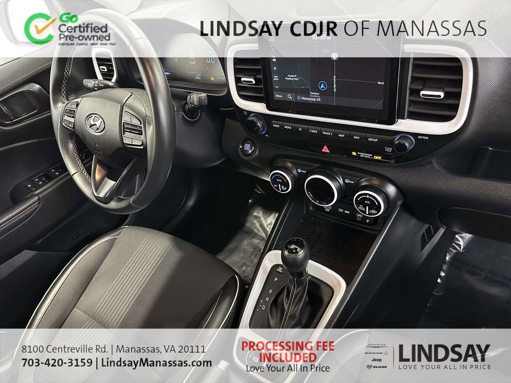 Used 2023 Hyundai Venue Limited image 14