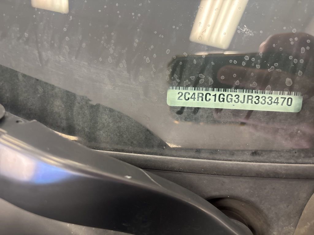 Used 2018 Chrysler Pacifica Limited w/ Advanced Safetytec Group image 1