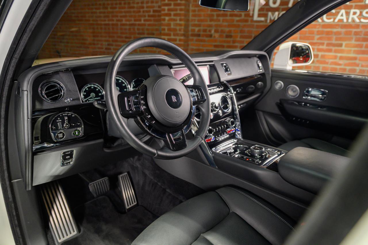 Used 2019 Rolls-Royce Cullinan image 25