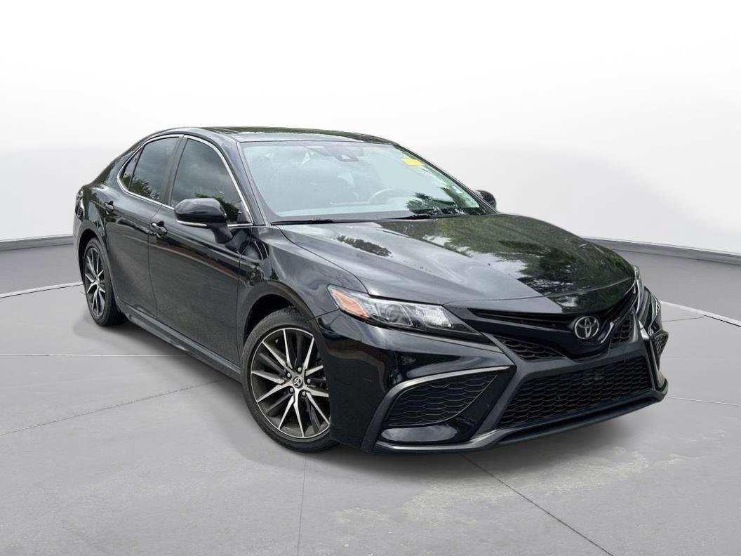 Certified 2022 Toyota Camry SE w/ Convenience Package FWD image 4
