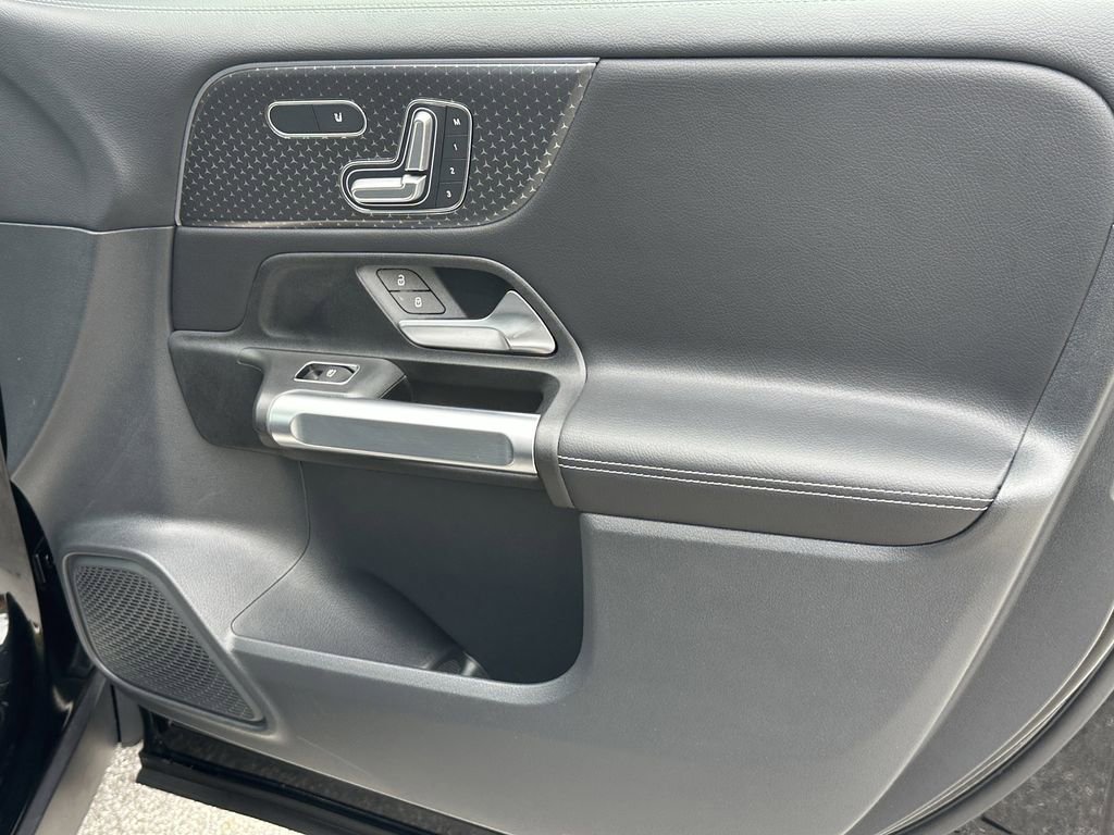 Certified 2025 Mercedes-Benz GLB 250 image 16