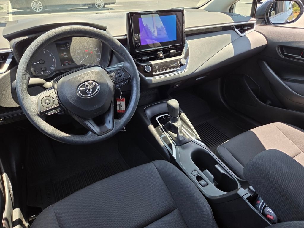 Used 2025 Toyota Corolla LE FWD image 8