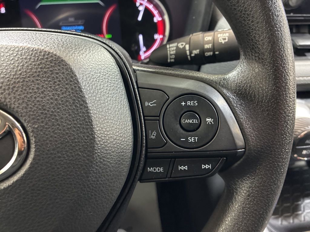 Used 2023 Toyota RAV4 XLE AWD/4WD image 28