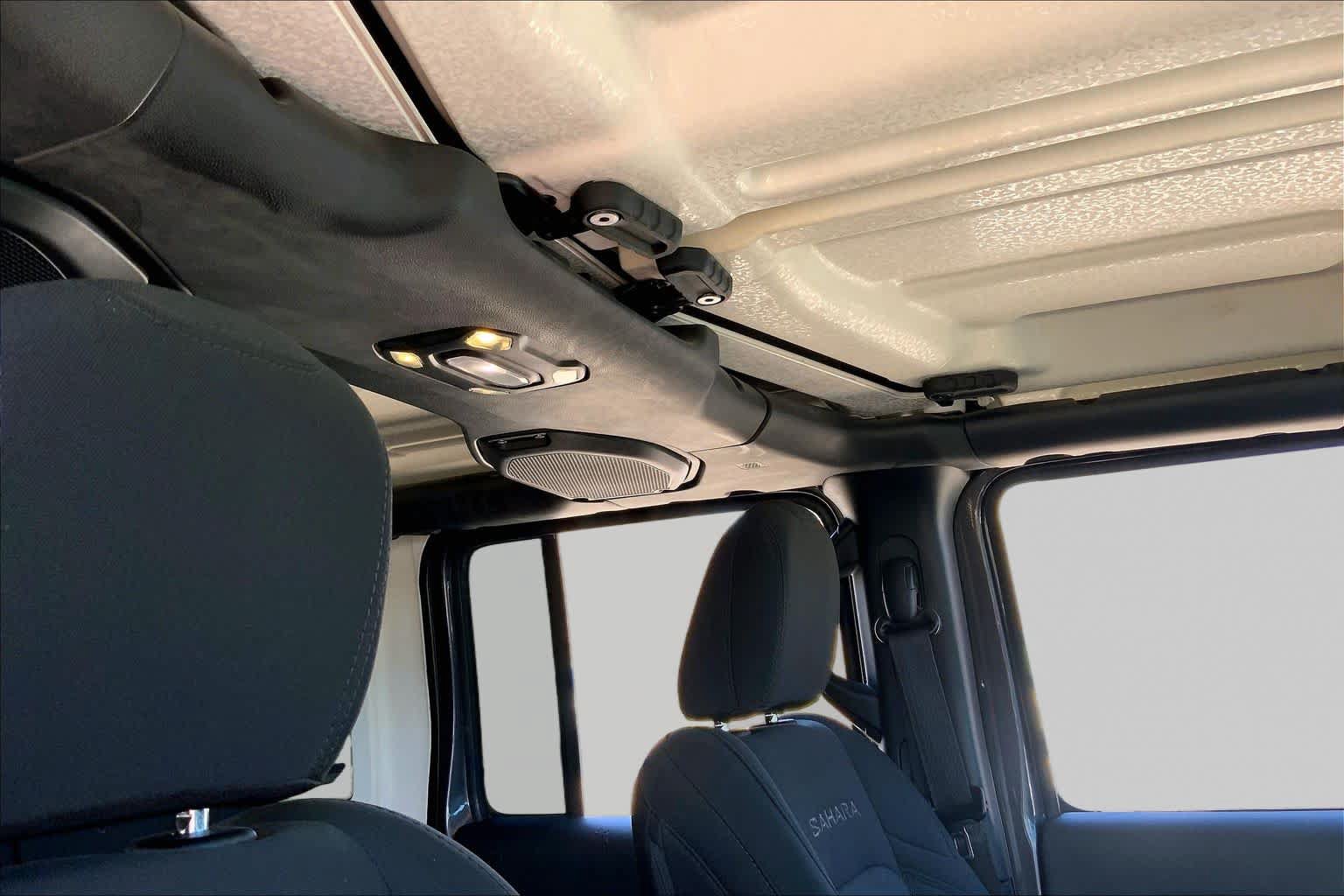 Used 2020 Jeep Wrangler Unlimited Sahara w/ Uconnect 4C Nav & Sound Group AWD/4WD image 12