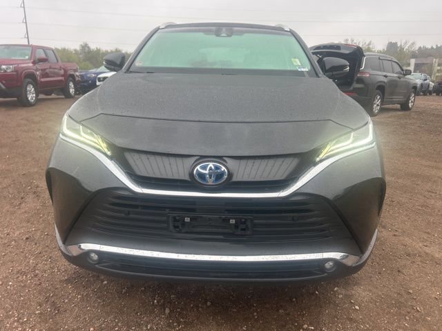 Used 2023 Toyota Venza XLE AWD/4WD image 8