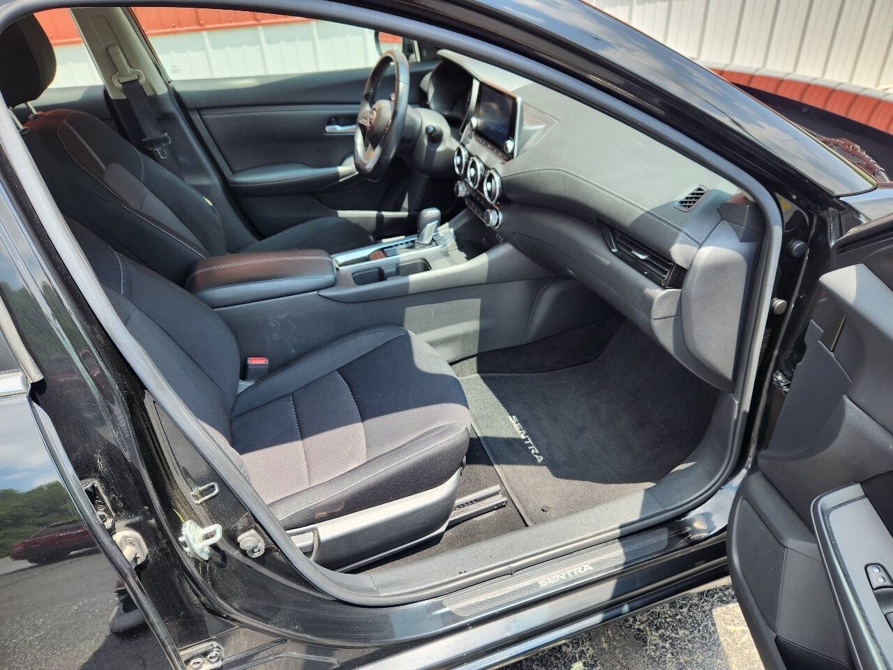 Used 2022 Nissan Sentra SV FWD image 19