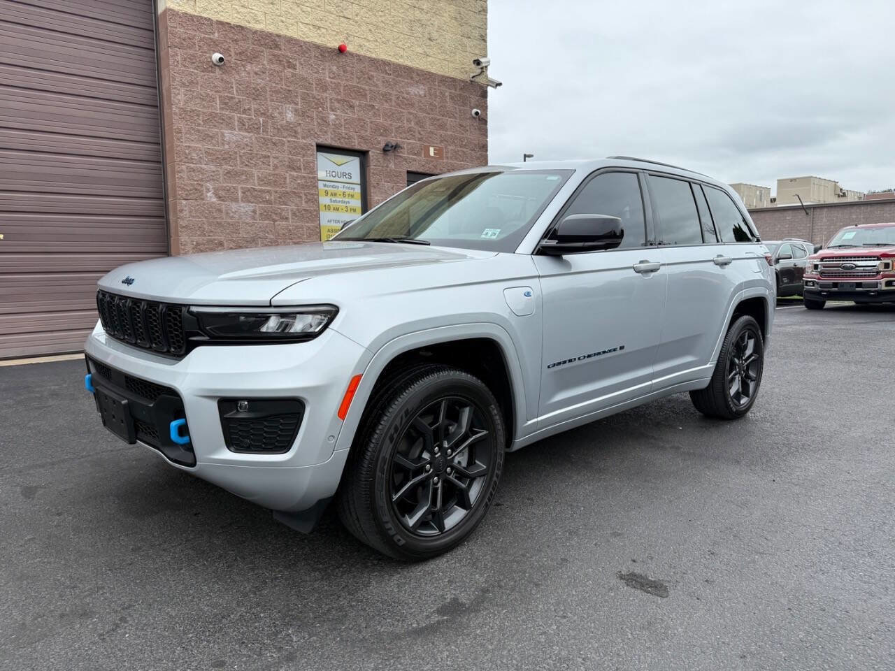 Used 2023 Jeep Grand Cherokee 30th Anniversary image 4