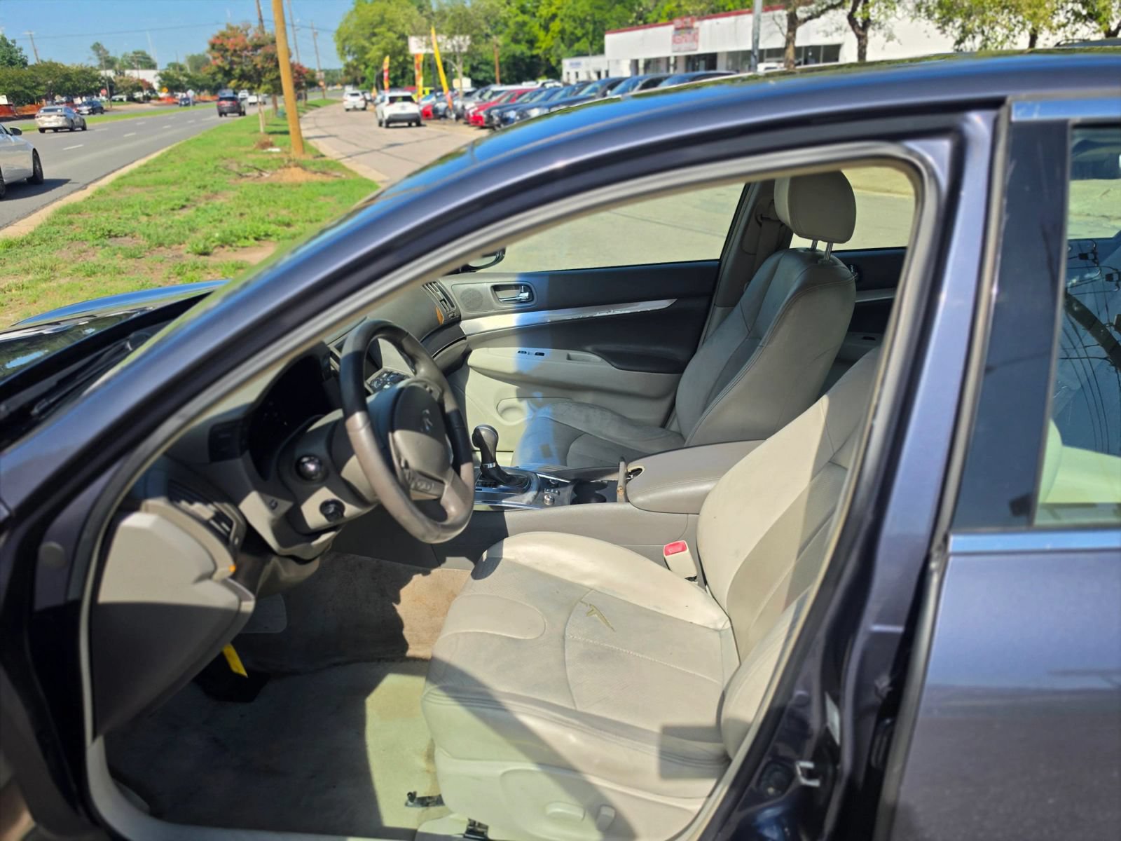 Used 2011 INFINITI G37 x Sedan w/ Premium Pkg AWD/4WD image 10