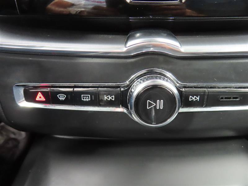 Used 2020 Volvo XC60 T6 Momentum w/ Protection Package Premier AWD/4WD image 29