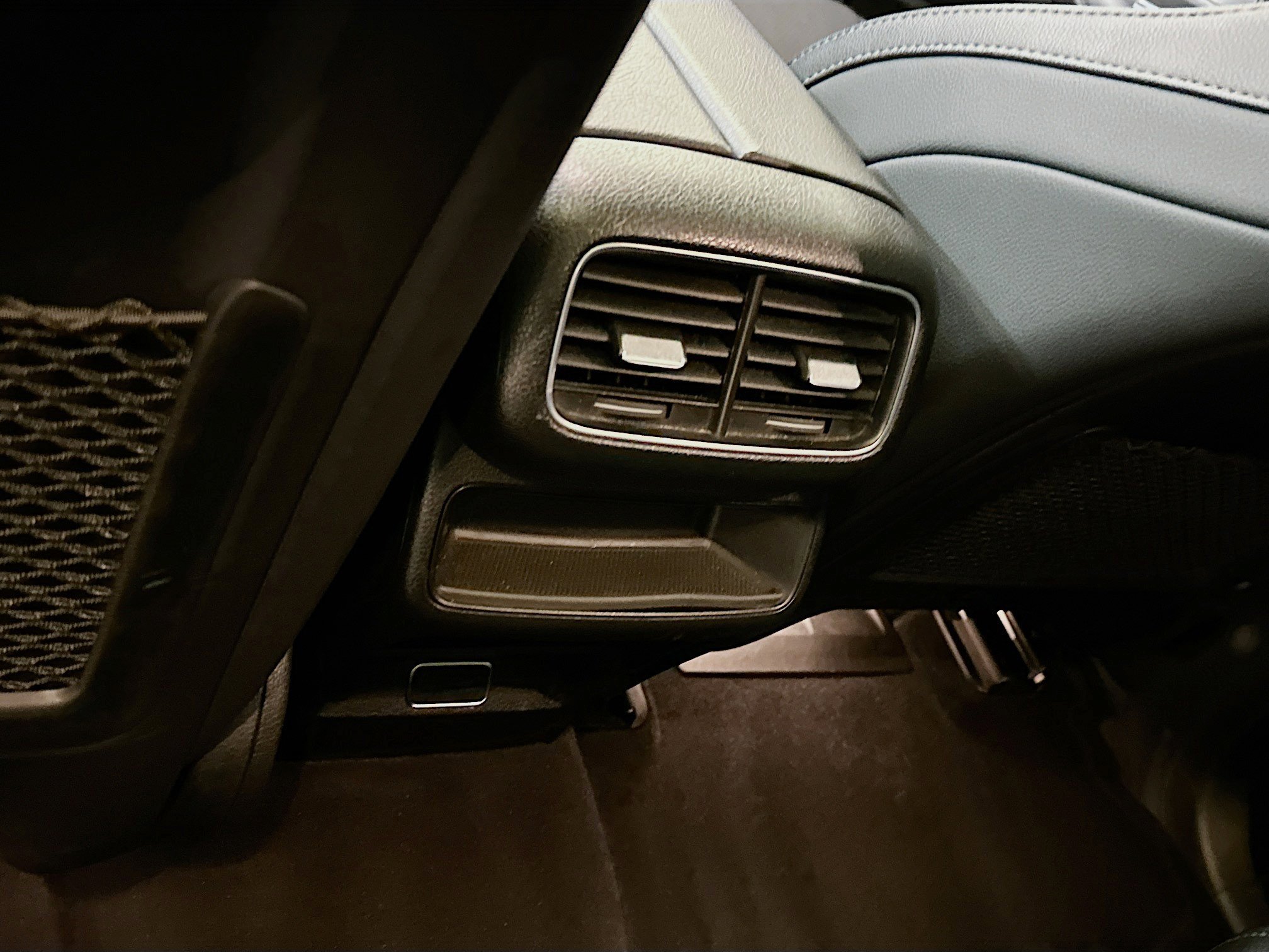 Used 2024 Mercedes-Benz GLE 350 4MATIC w/ 3rd Row Seat Package image 29