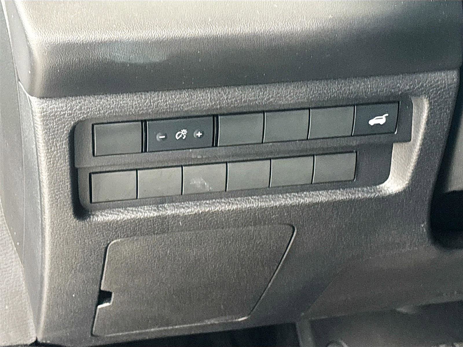 Used 2025 Mitsubishi Outlander SE FWD image 10