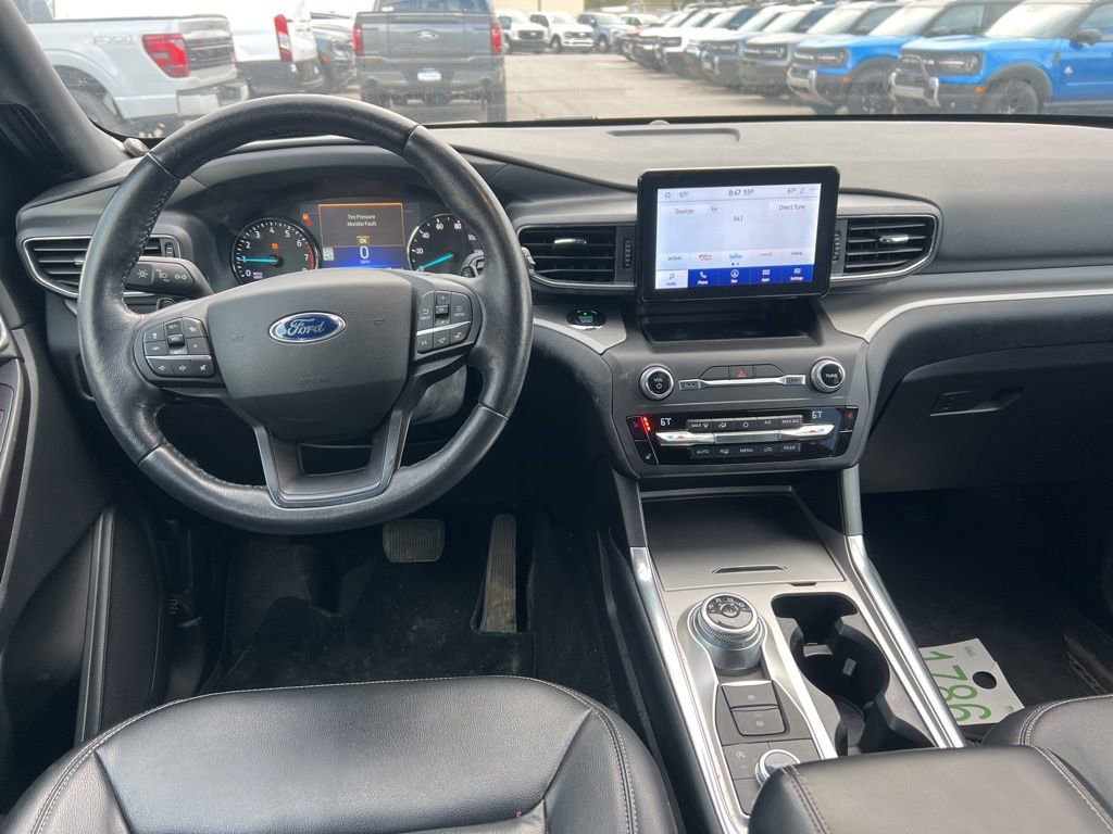 Used 2020 Ford Explorer XLT w/ Equipment Group 202A image 23