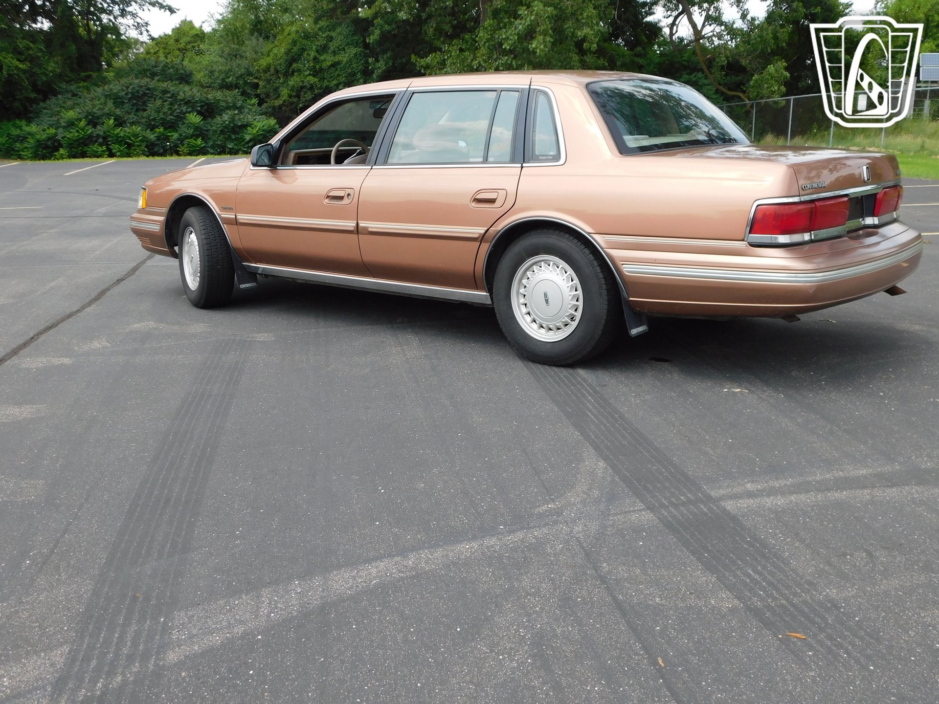 Used 1992 Lincoln Continental Executive FWD image 10