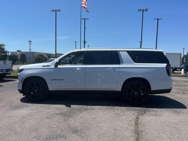 Used 2026 Chevrolet Suburban High Country AWD/4WD image 6