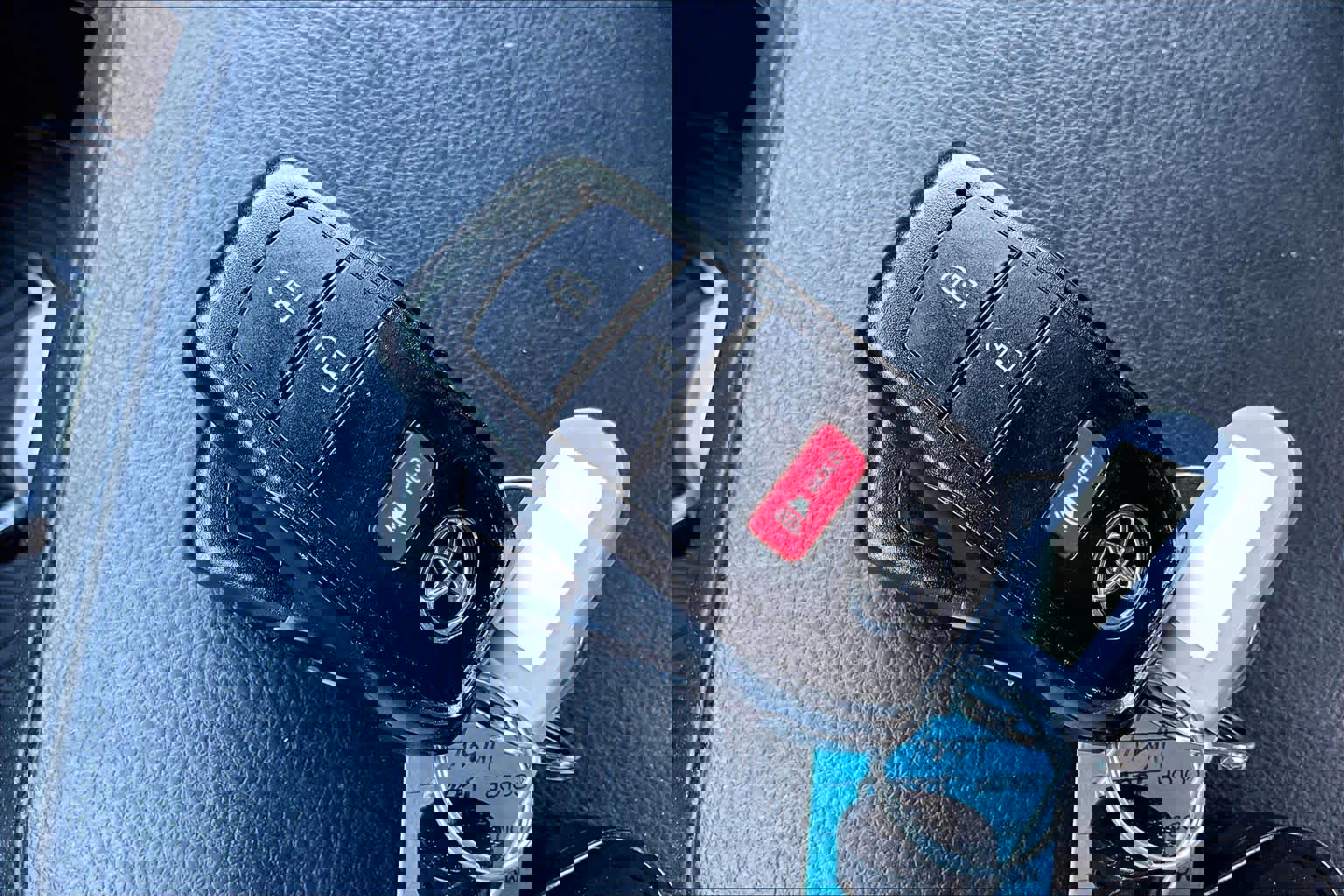 Certified 2025 Toyota Tacoma TRD Off-Road image 13