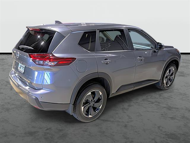 Used 2025 Nissan Rogue SV AWD/4WD image 4