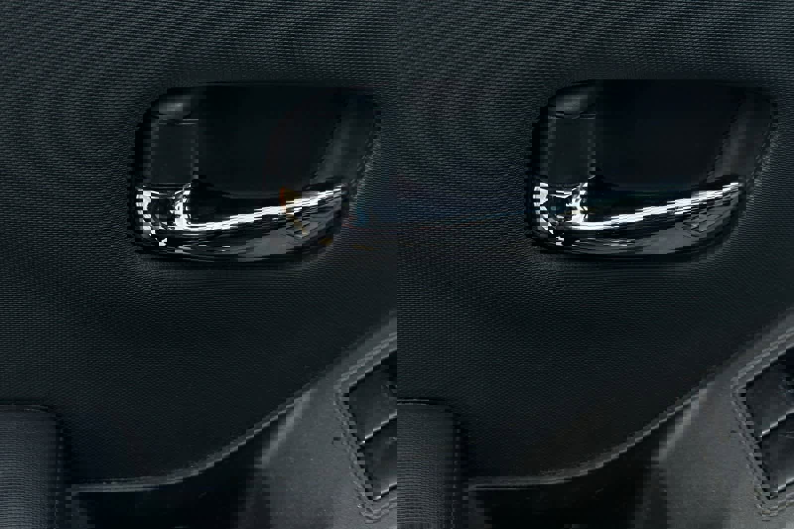 Used 2024 Nissan Frontier SV image 13