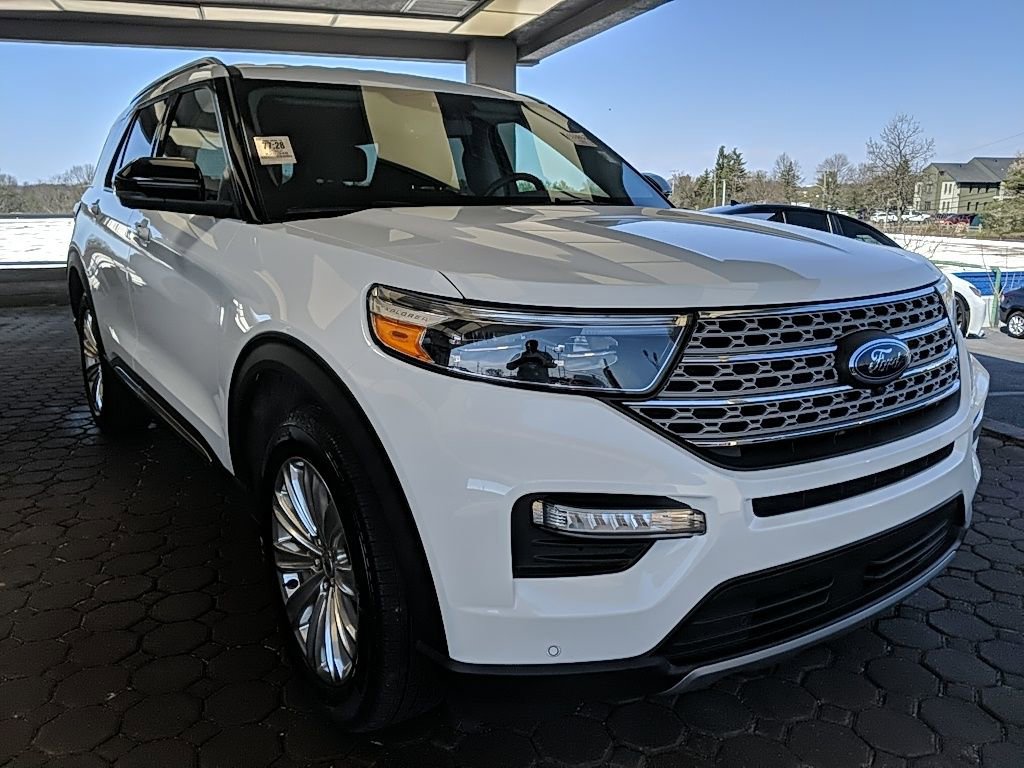 Used 2022 Ford Explorer Limited w/ Equipment Group 301A image 4