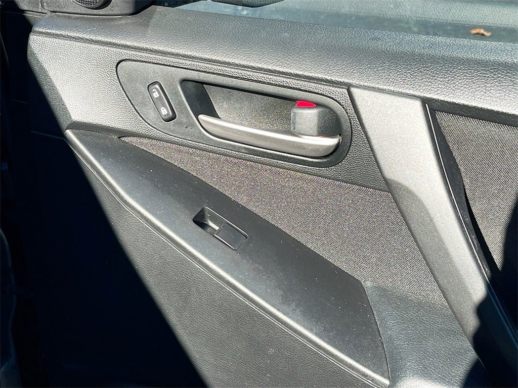 Used 2013 MAZDA MAZDA3 i Touring image 30