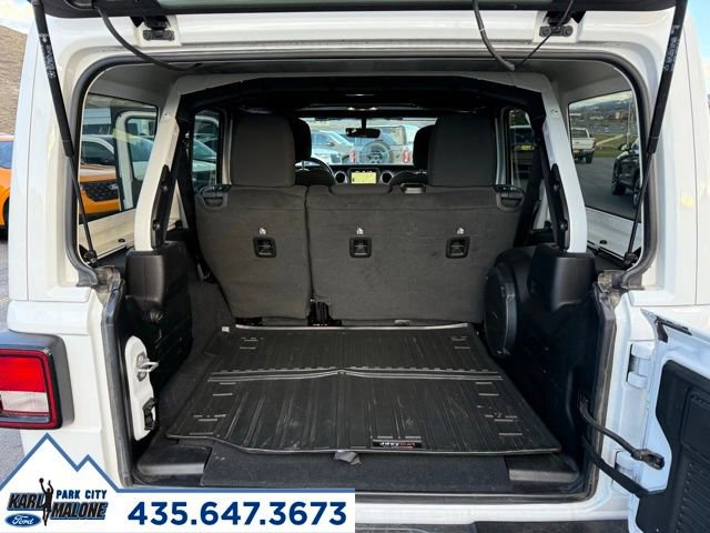 Used 2023 Jeep Wrangler Sahara w/ Cold Weather Group image 33