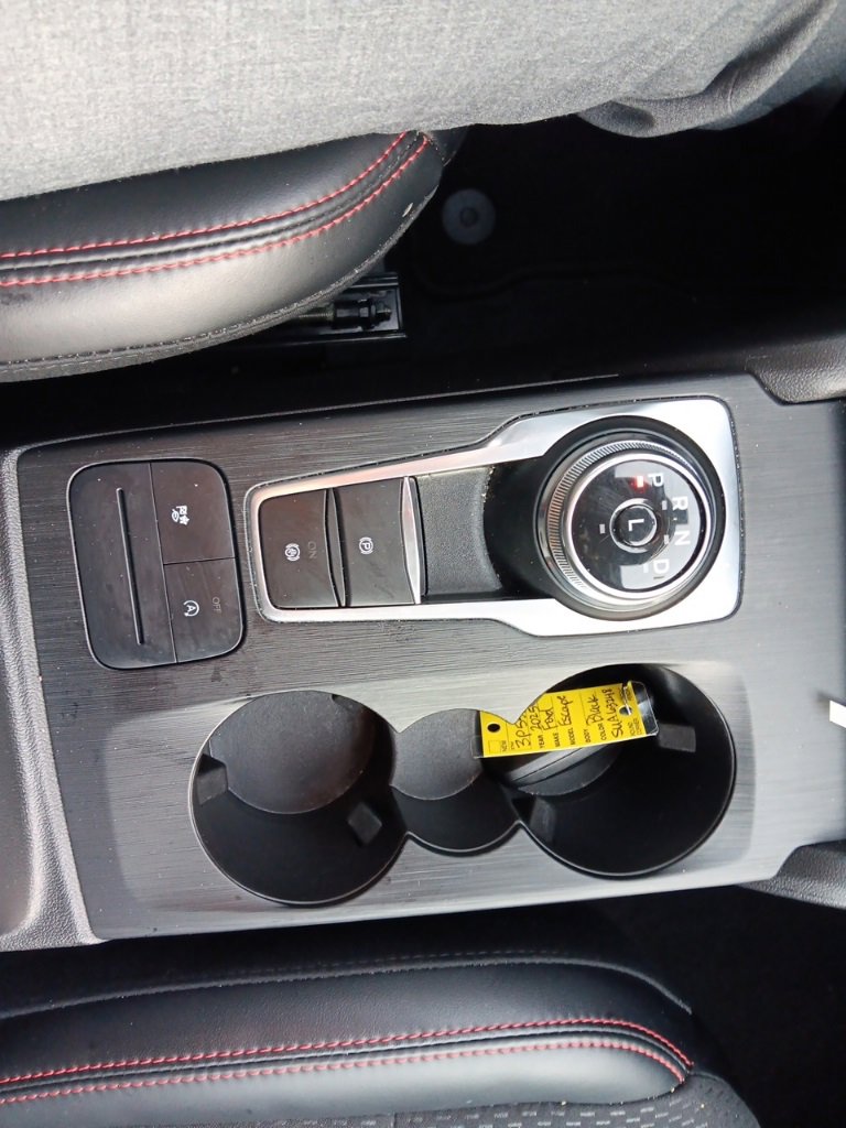 Used 2025 Ford Escape ST-Line image 25