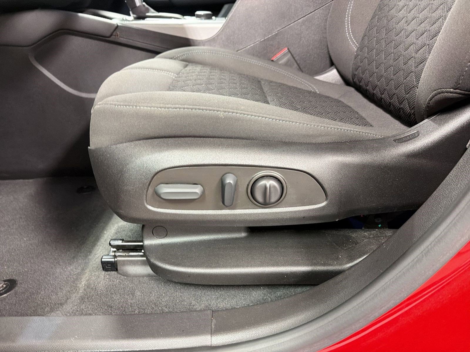 Used 2022 Chevrolet Blazer LT image 13