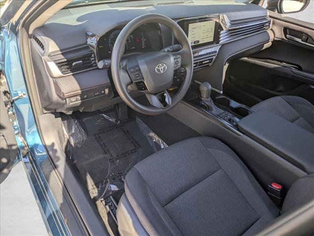 Used 2025 Toyota Camry LE image 9
