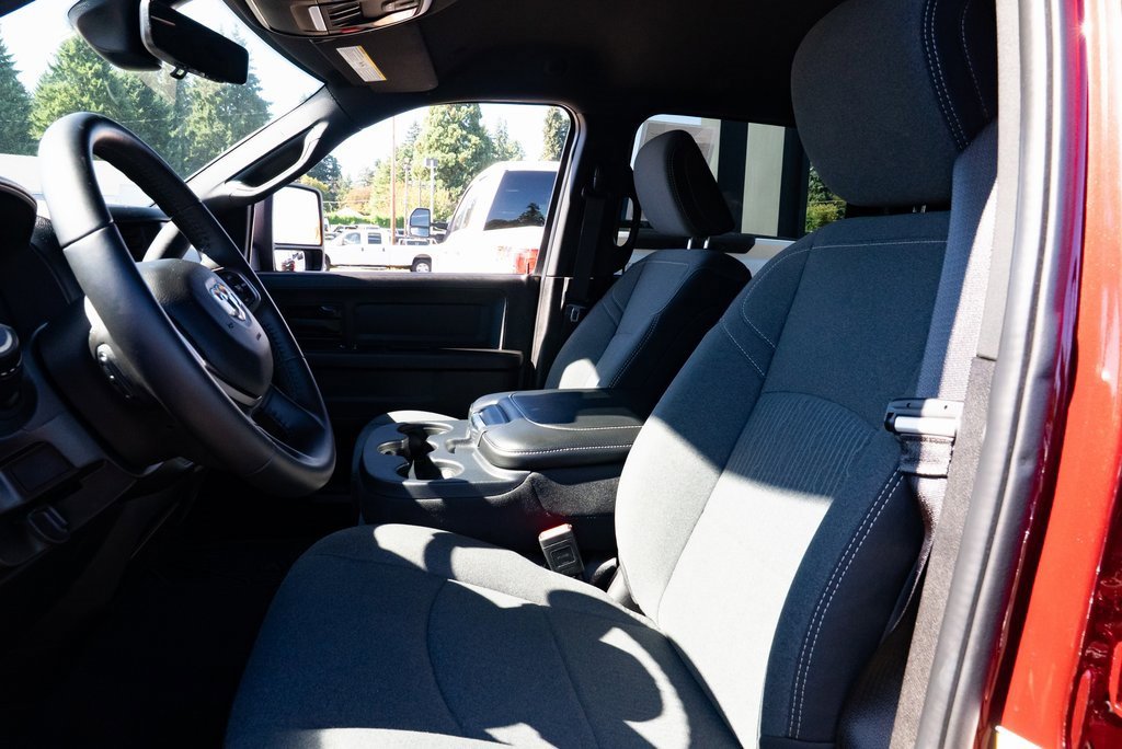 Used 2024 RAM 2500 Tradesman w/ Chrome Appearance Group image 15