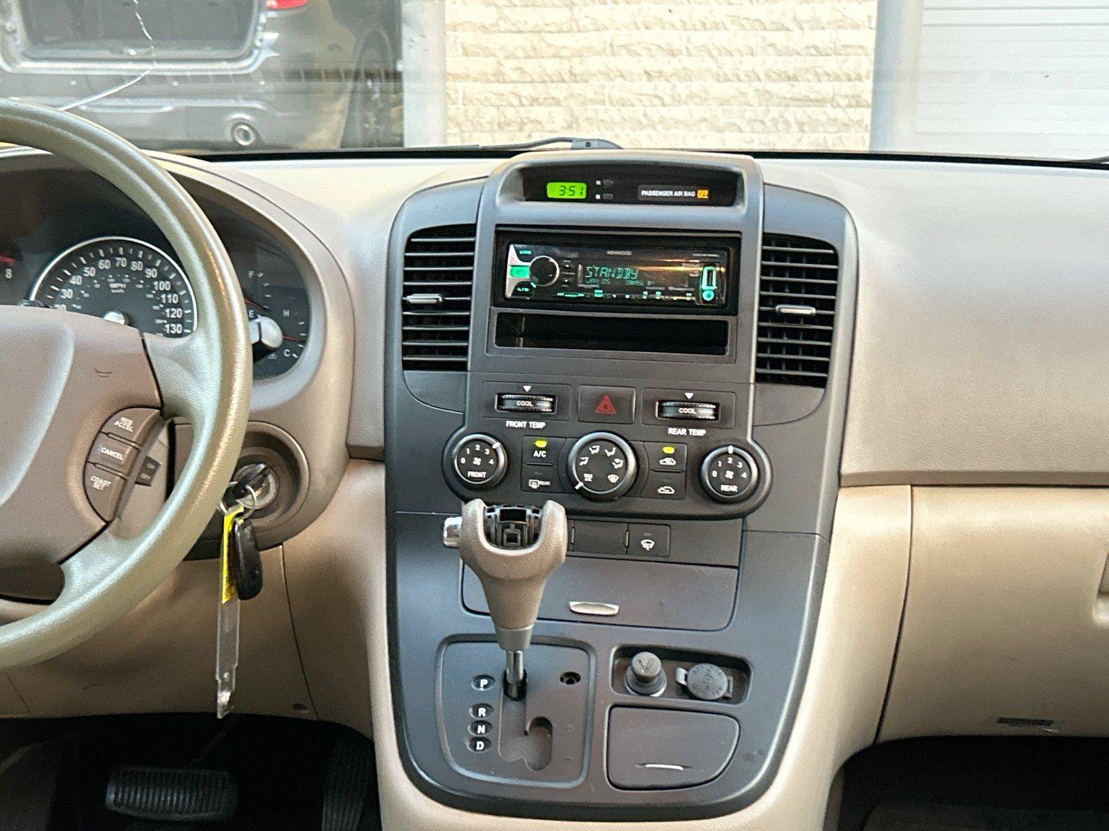Used 2012 Kia Sedona LX FWD image 19