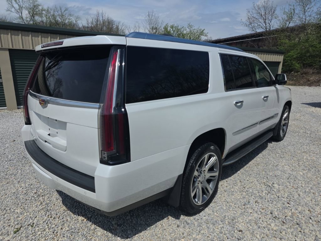 Used 2016 Cadillac Escalade ESV Luxury image 8