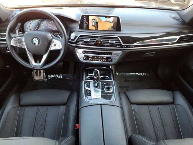 Used 2017 BMW 750i image 4