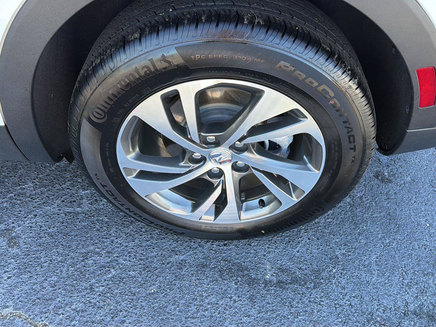 Used 2023 Buick Envision Essence w/ Technology Package I AWD/4WD image 40