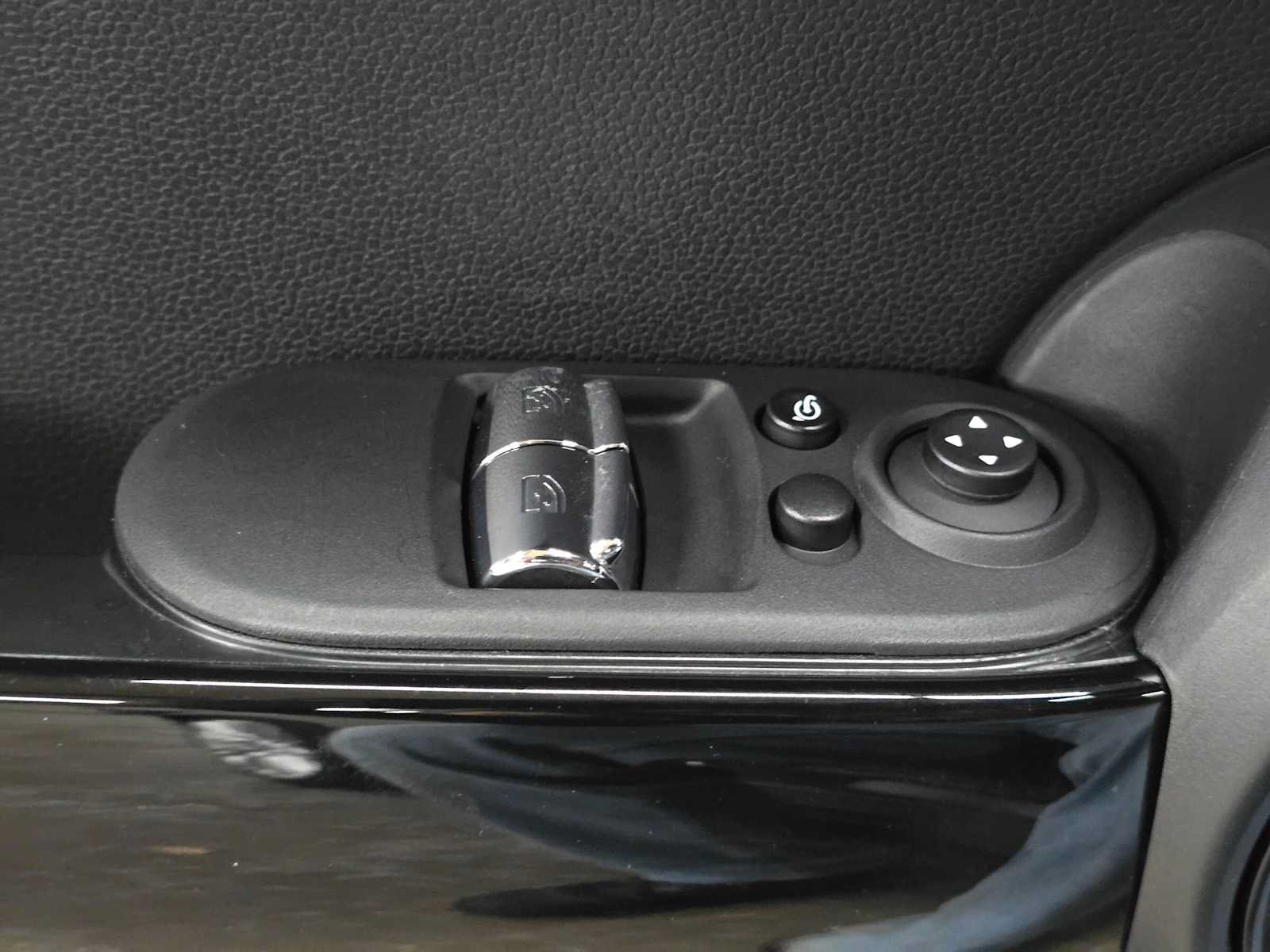 Used 2022 MINI Cooper S w/ Driver Assistance Package FWD image 24