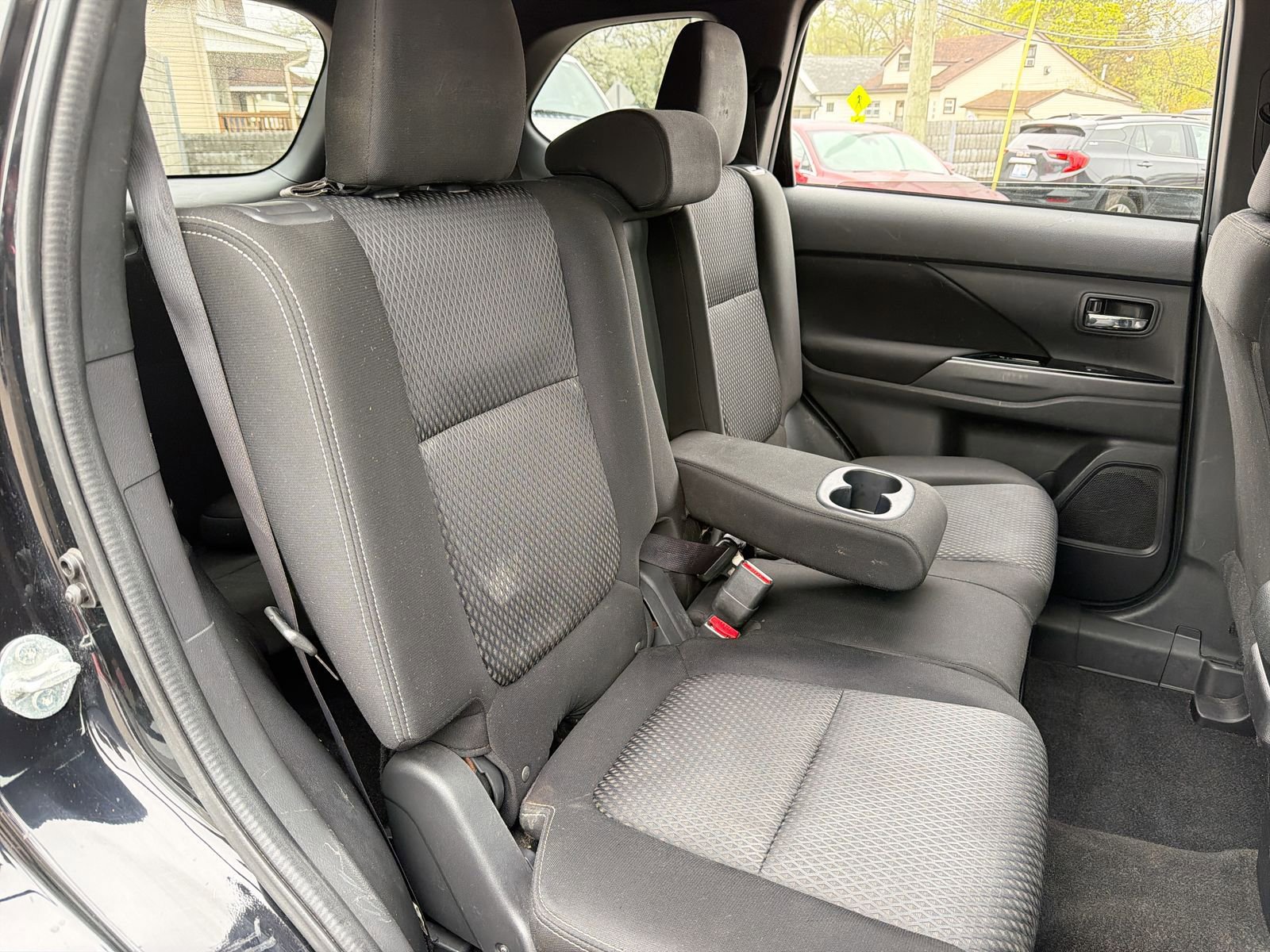 Used 2018 Mitsubishi Outlander LE image 23