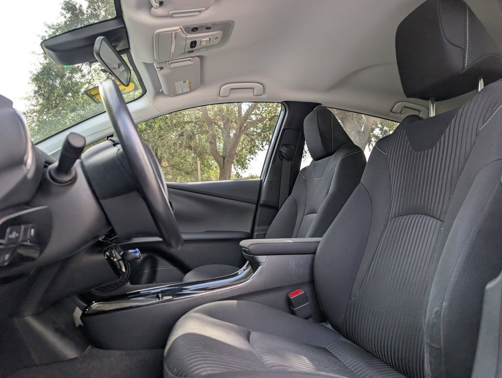 Used 2021 Toyota Prius Prime LE FWD image 14