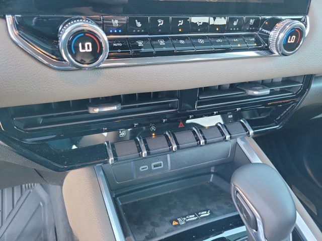 Used 2025 GMC Canyon Denali w/ LPO, Denali Black Edition image 20