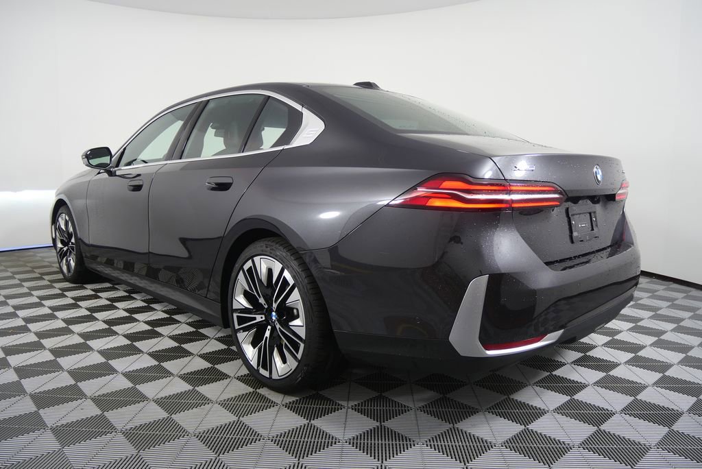 Certified 2025 BMW 540i xDrive image 5