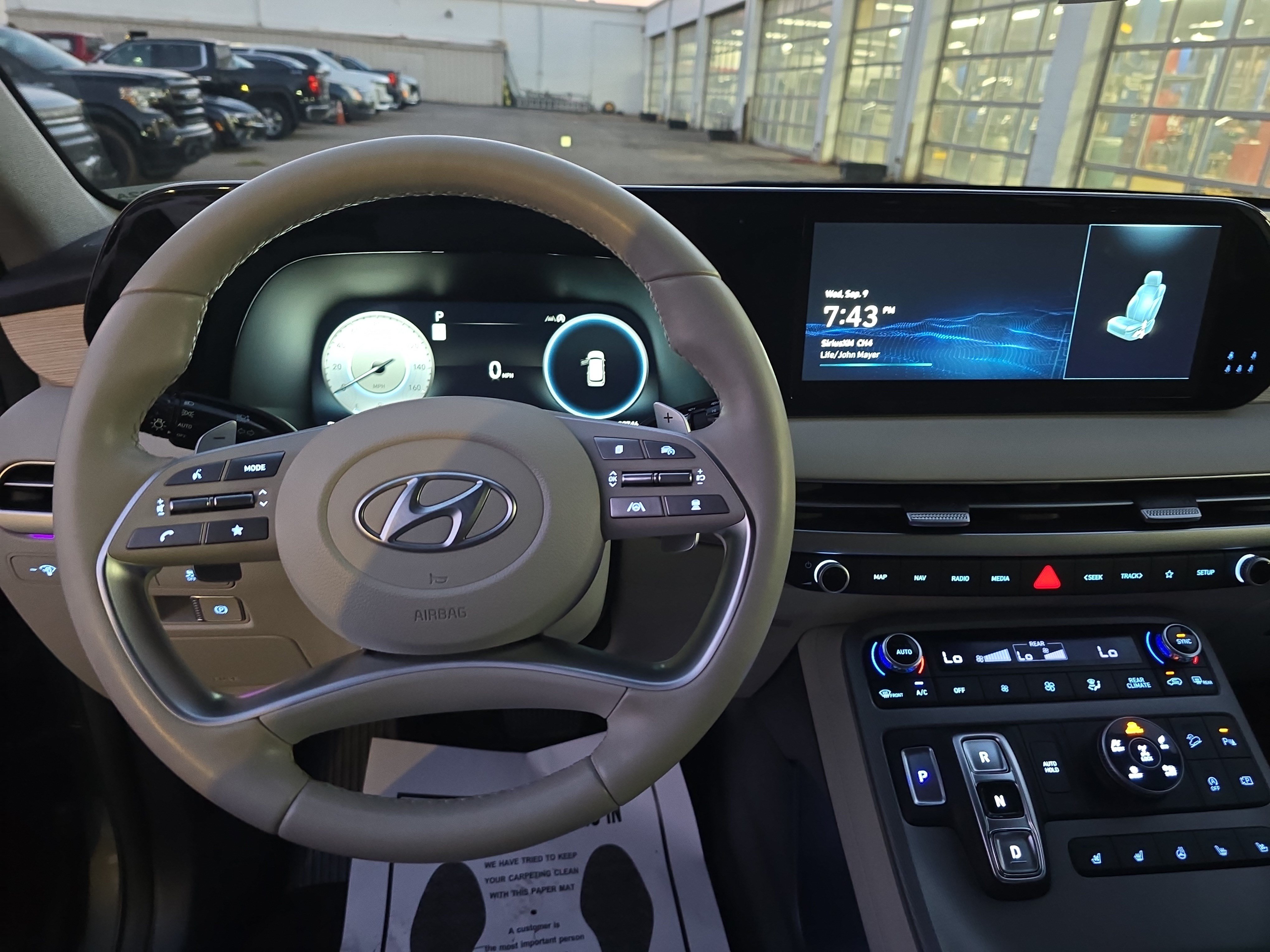 Used 2025 Hyundai Palisade Limited AWD/4WD image 16