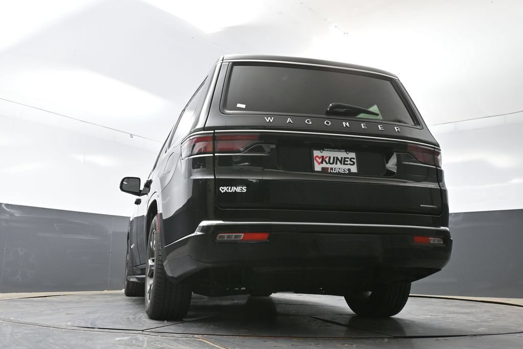 Used 2024 Jeep Wagoneer Series III AWD/4WD image 59