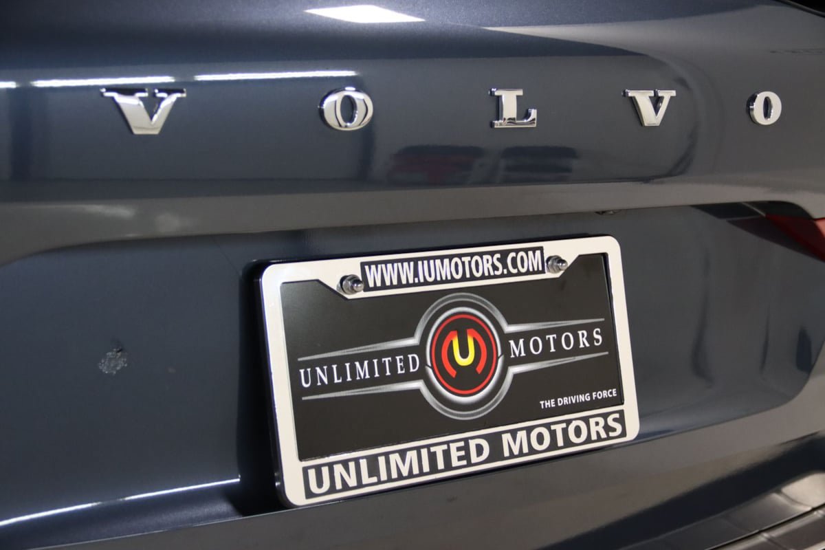 Used 2022 Volvo XC60 B5 Momentum w/ Advanced Package AWD/4WD image 12