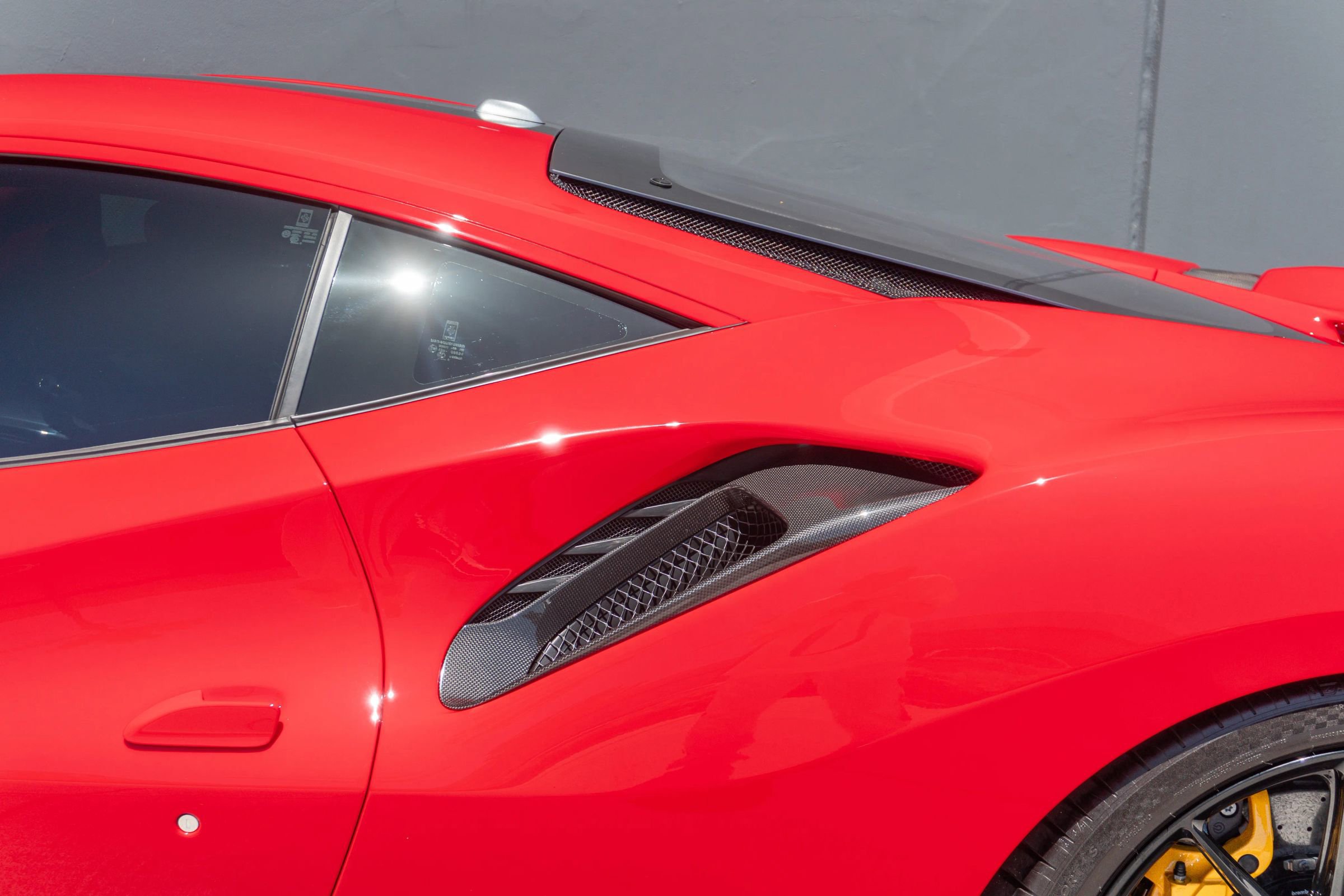 Used 2019 Ferrari 488 Pista Coupe RWD image 20