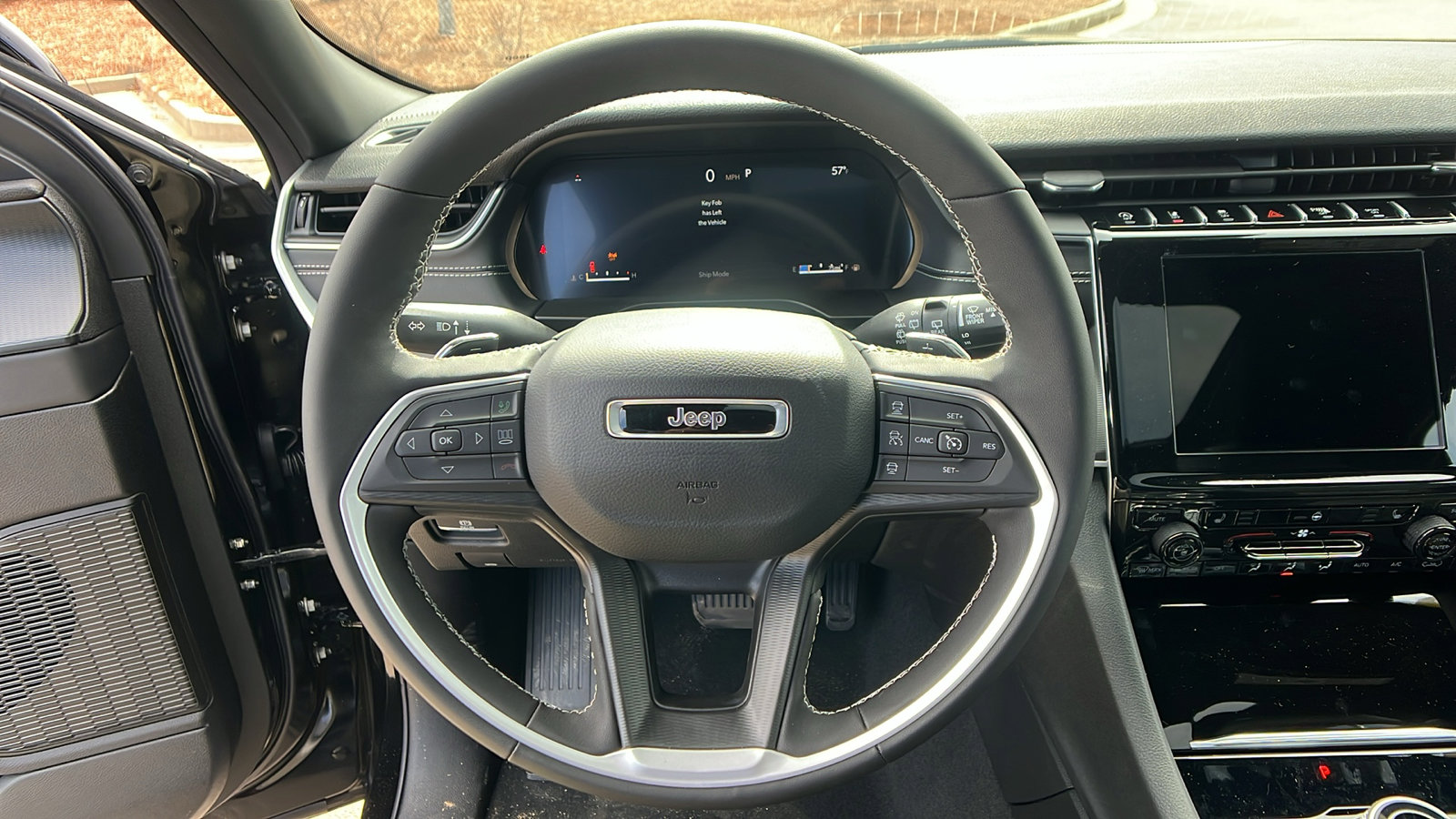 New 2025 Jeep Grand Cherokee L Laredo image 21