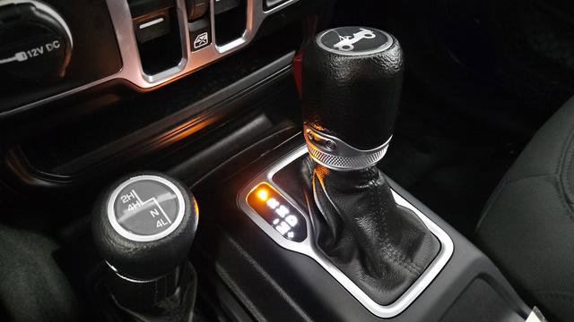 Used 2018 Jeep Wrangler Unlimited Sport AWD/4WD image 19