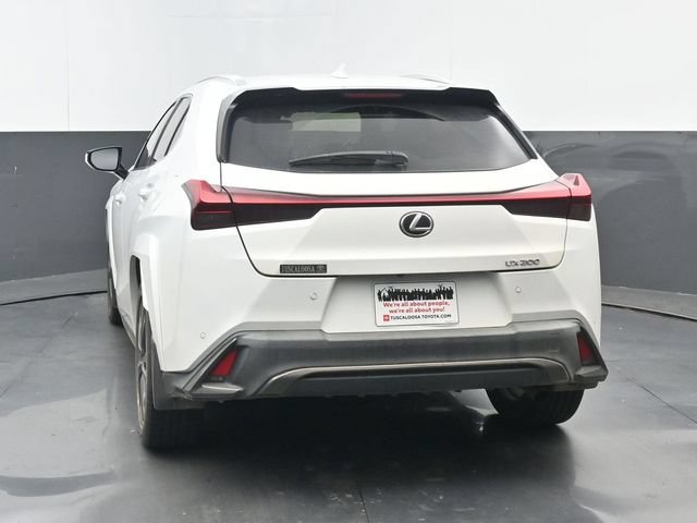 Used 2022 Lexus UX 200 F Sport w/ Accessory Package (Z2) FWD image 4
