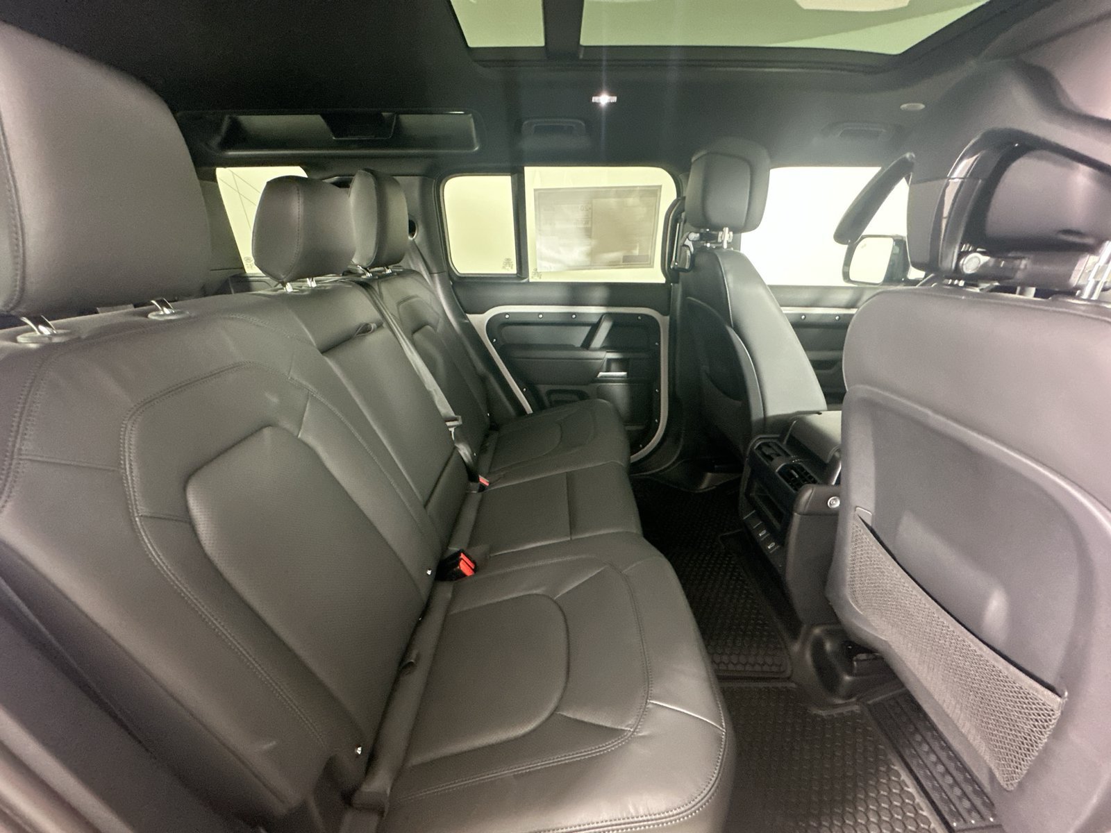 New 2026 Land Rover Defender 110 X-Dynamic SE AWD/4WD image 44
